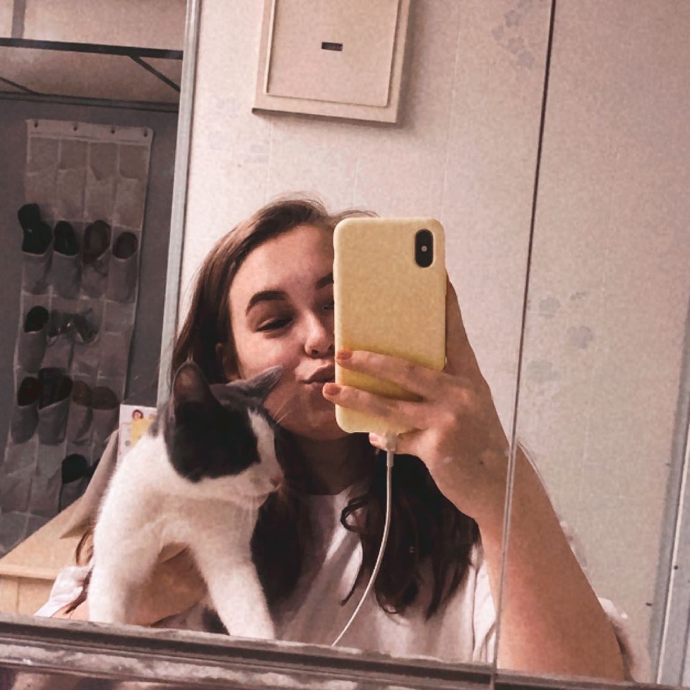 Meet your Posher, Carly